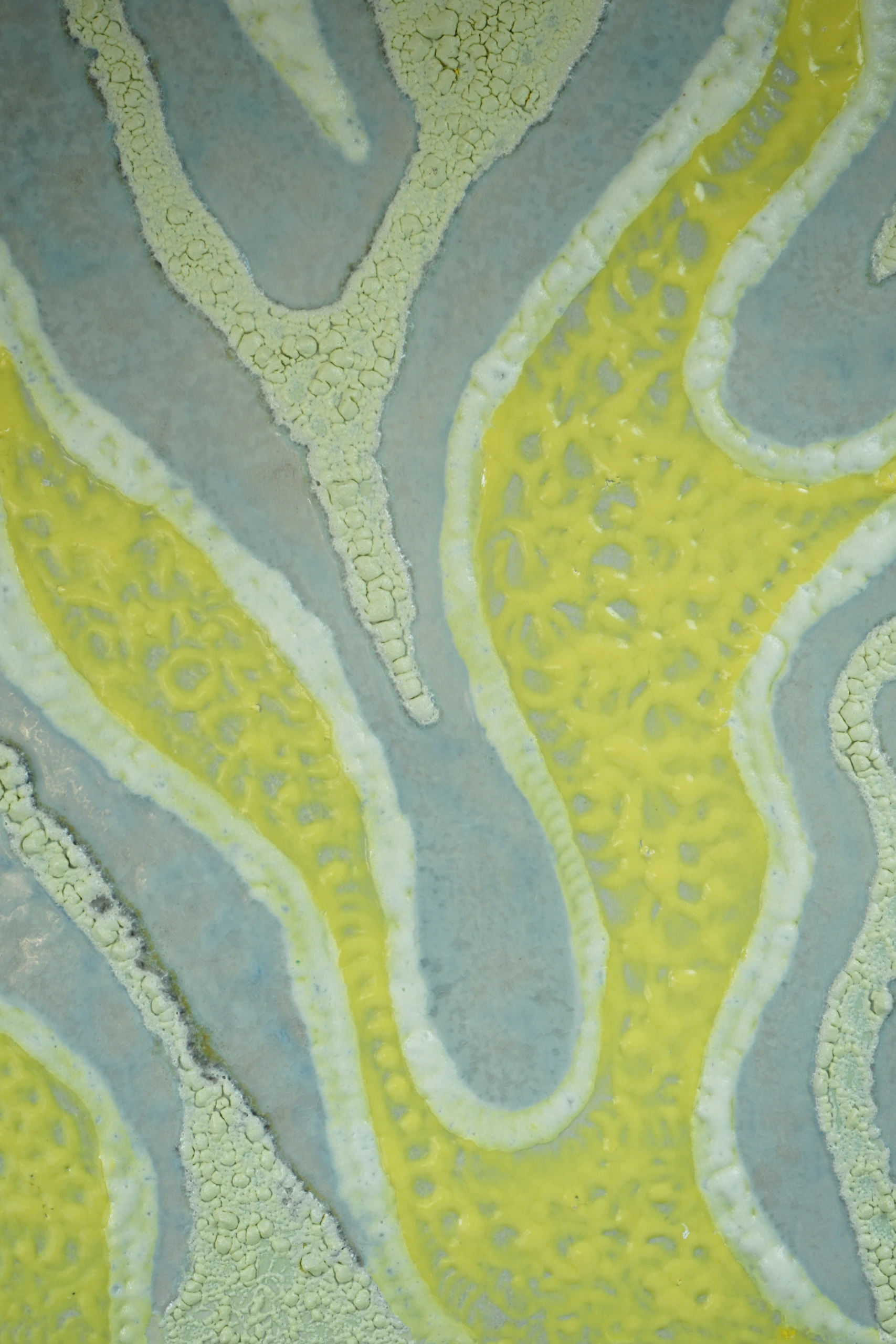 YellowSeas (2025), ceramic wall sculpture by Sjors Driessen combining glazed ceramic elements with American oak in a 93 × 93 cm composition.