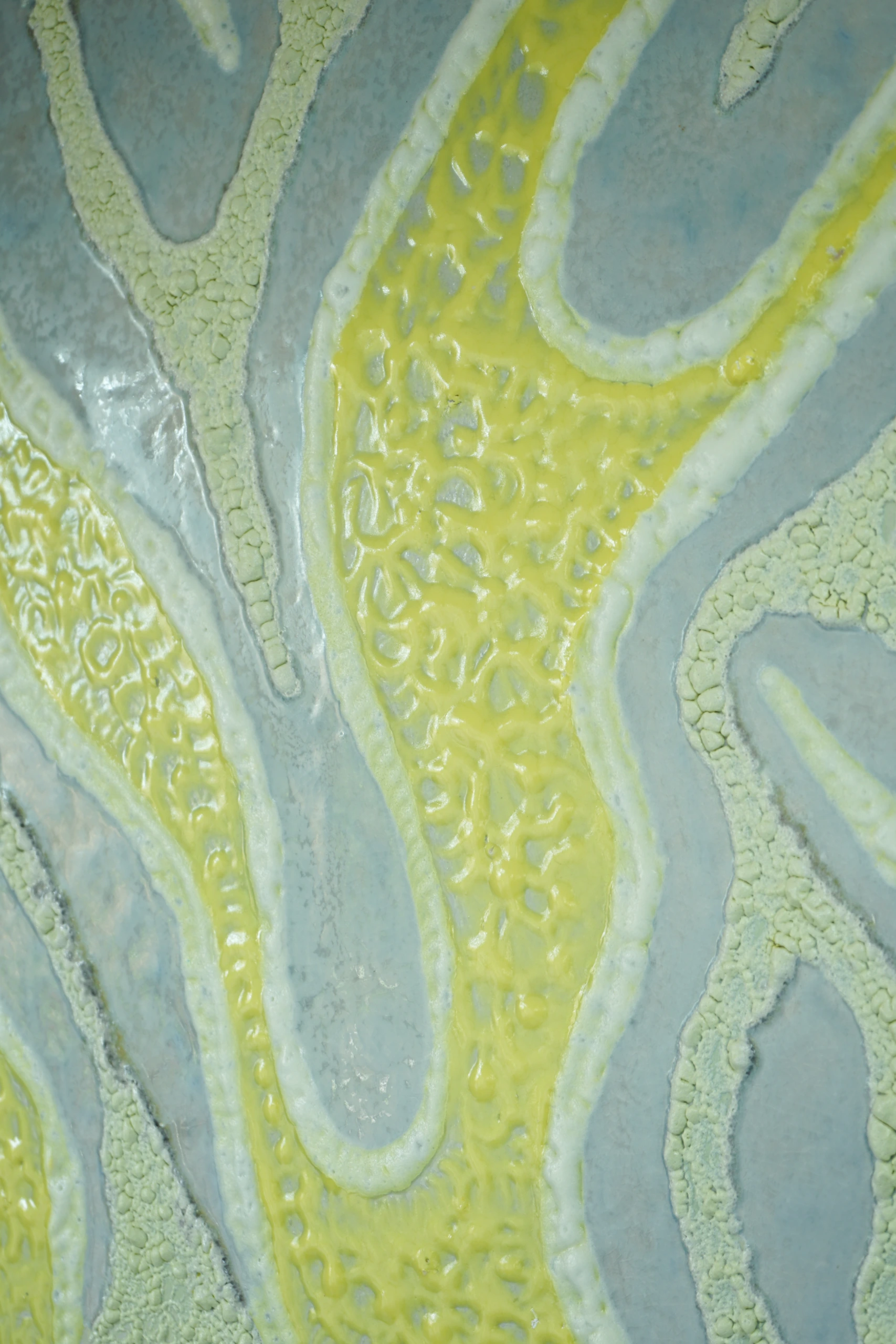 YellowSeas (2025), ceramic wall sculpture by Sjors Driessen combining glazed ceramic elements with American oak in a 93 × 93 cm composition.
